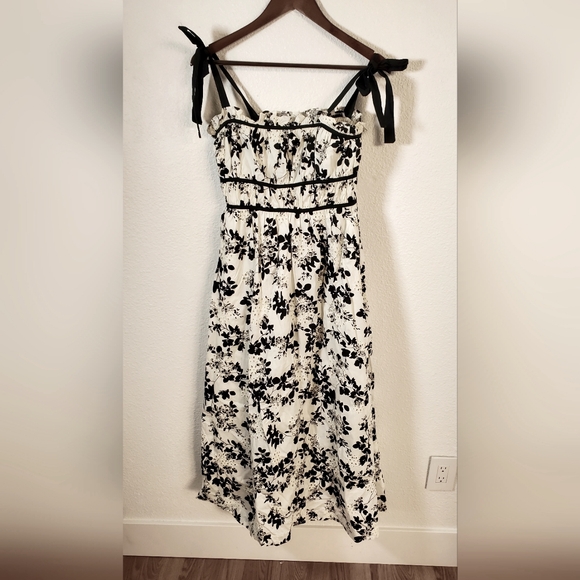 En SaisonVivi Floral Smocked Maxi Dress - Picture 2 of 3